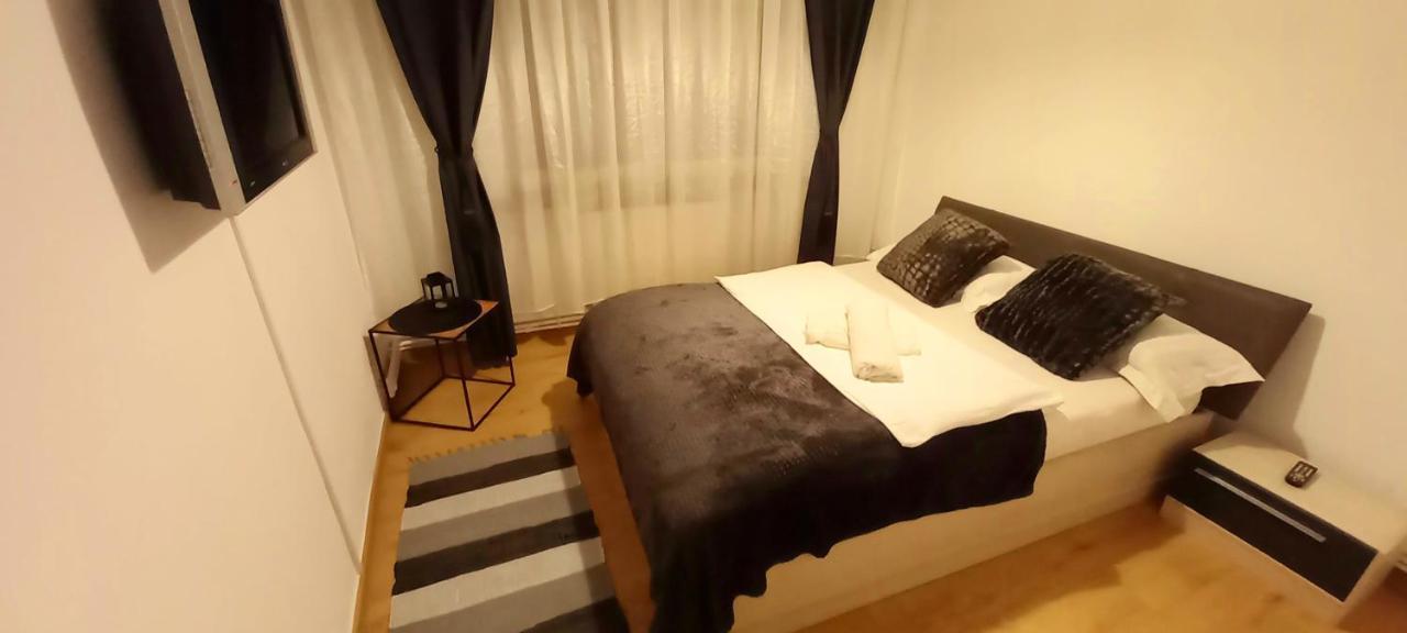 33 Coquette Apartment Baia Mare Exterior photo